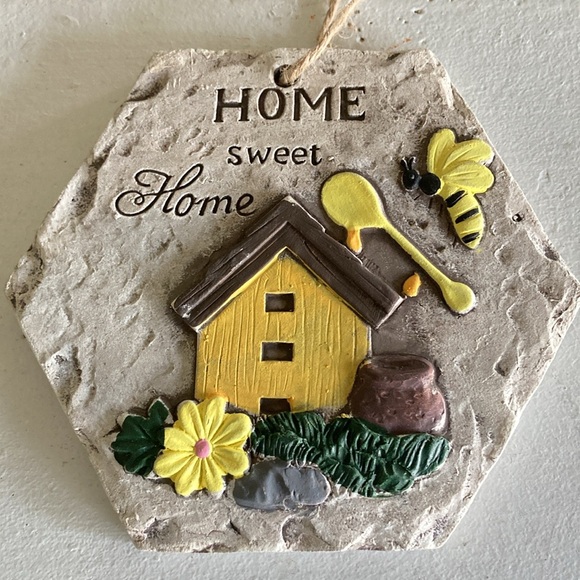 NWT- Hand Painted- Home Sweet Home ππ―πΌ- Hexagonal Cement Hanging Decor Sign - Picture 5 of 17